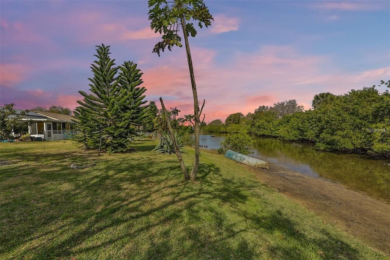 128 Lookout Dr - Photo 3 of 36