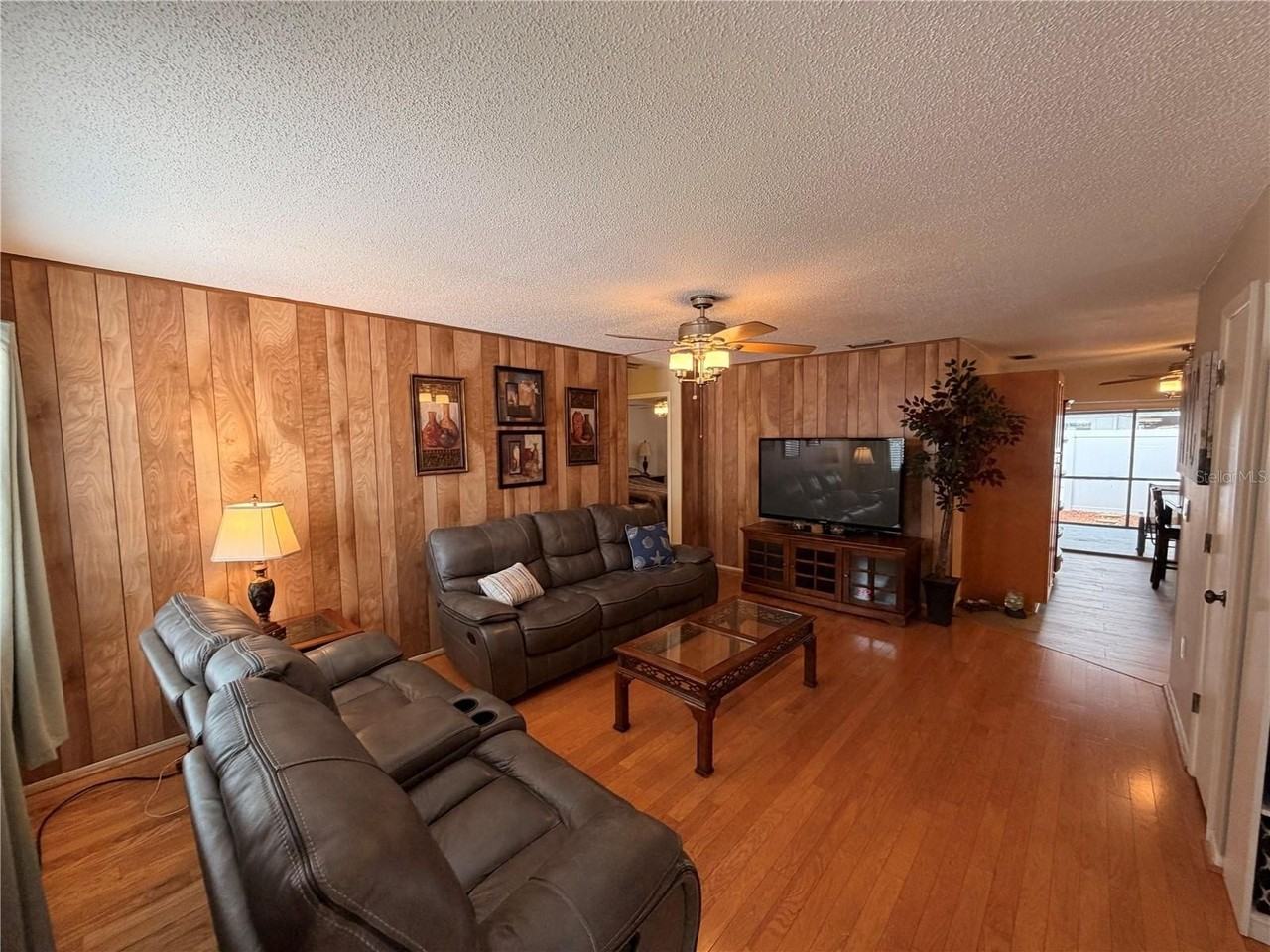 7238 55th Ave N - Photo 2 of 10