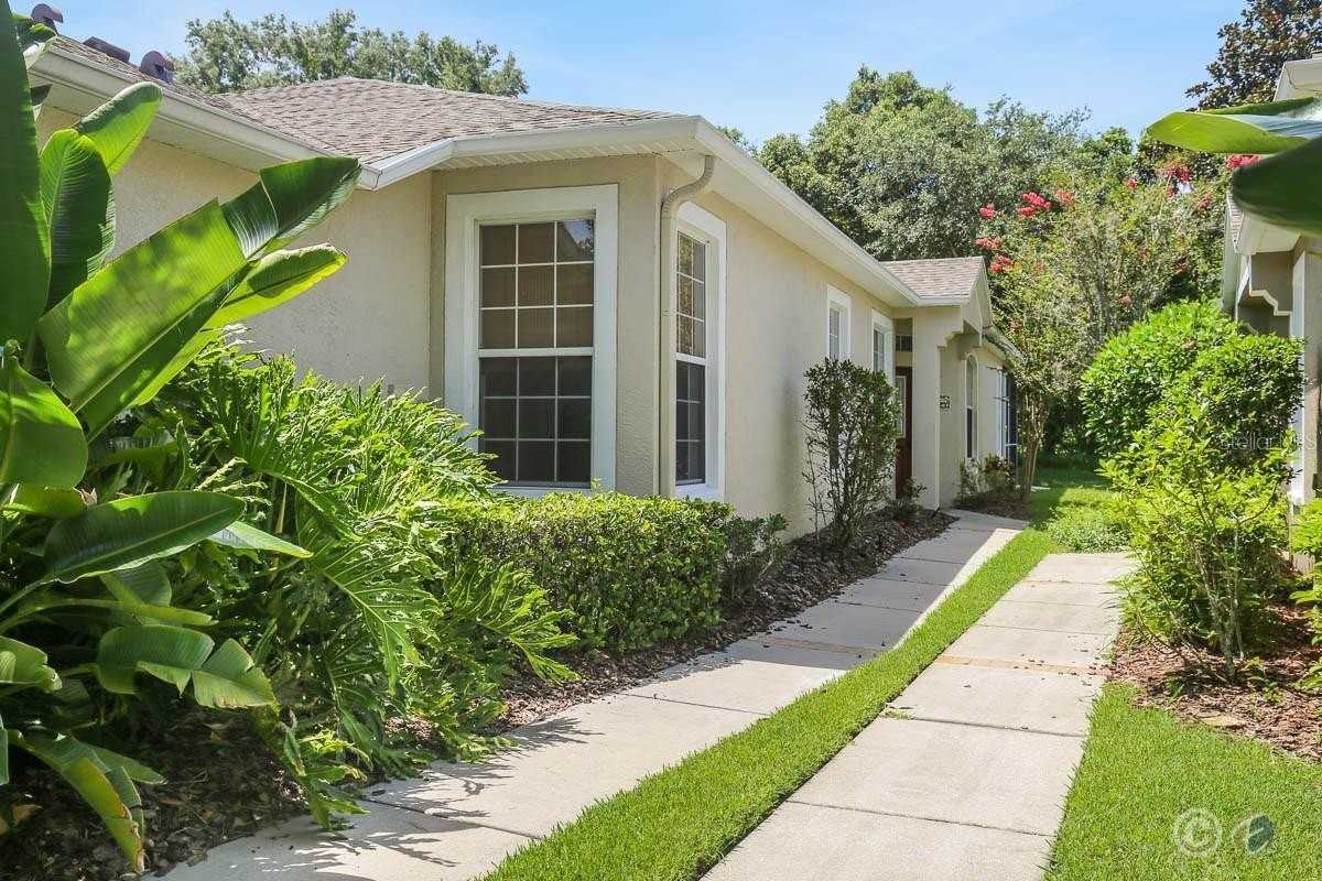 15745 Phoebepark Ave - Photo 5 of 40