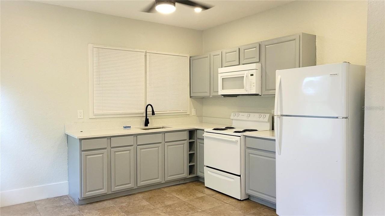 137 S Stone St - Photo 5 of 11