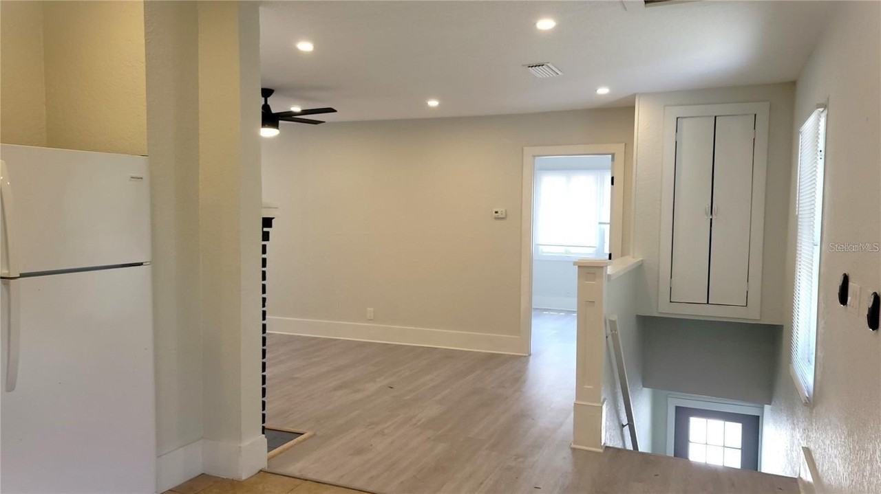 137 S Stone St - Photo 6 of 11