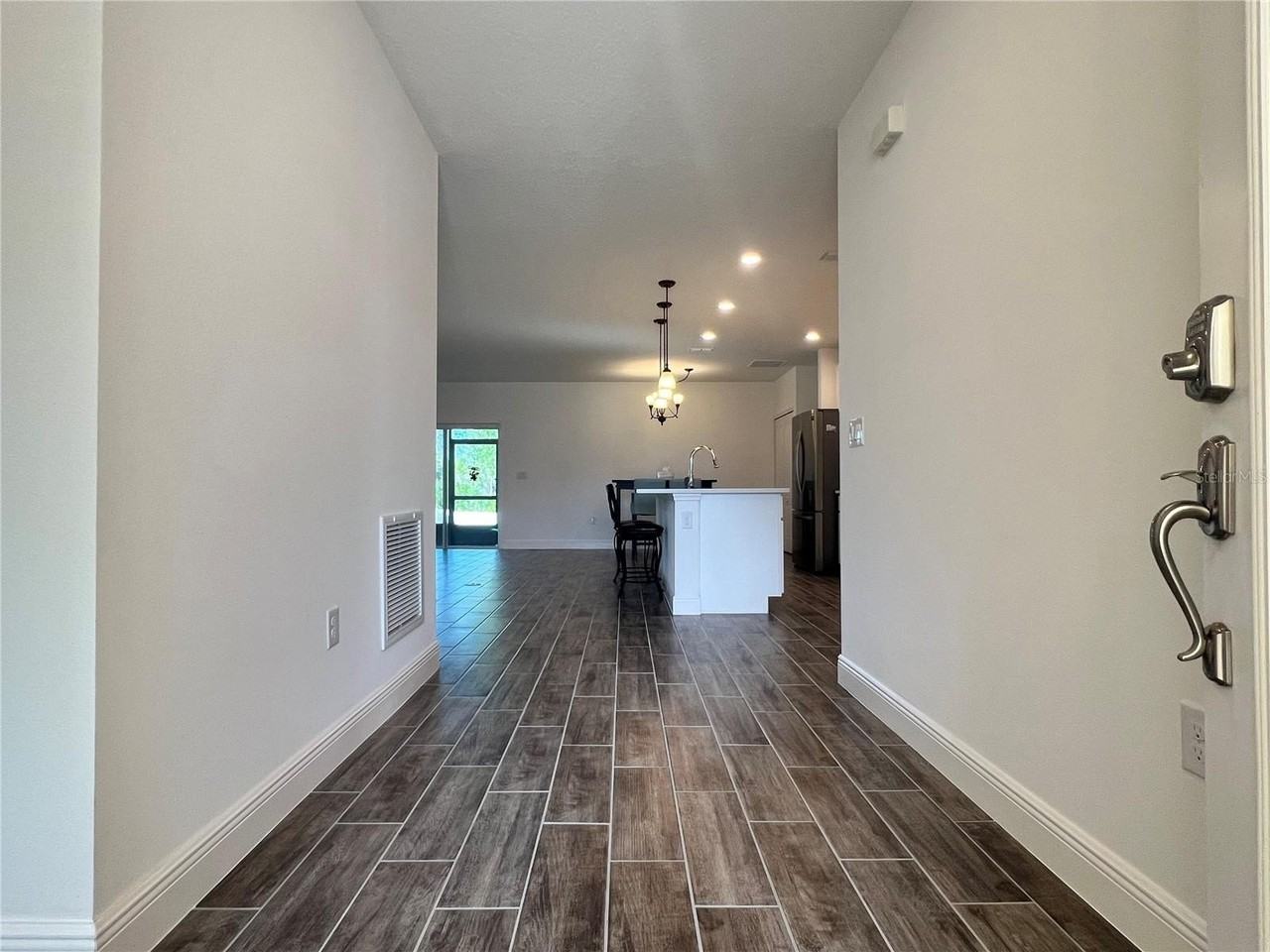 301 Jackson Loop - Photo 3 of 22