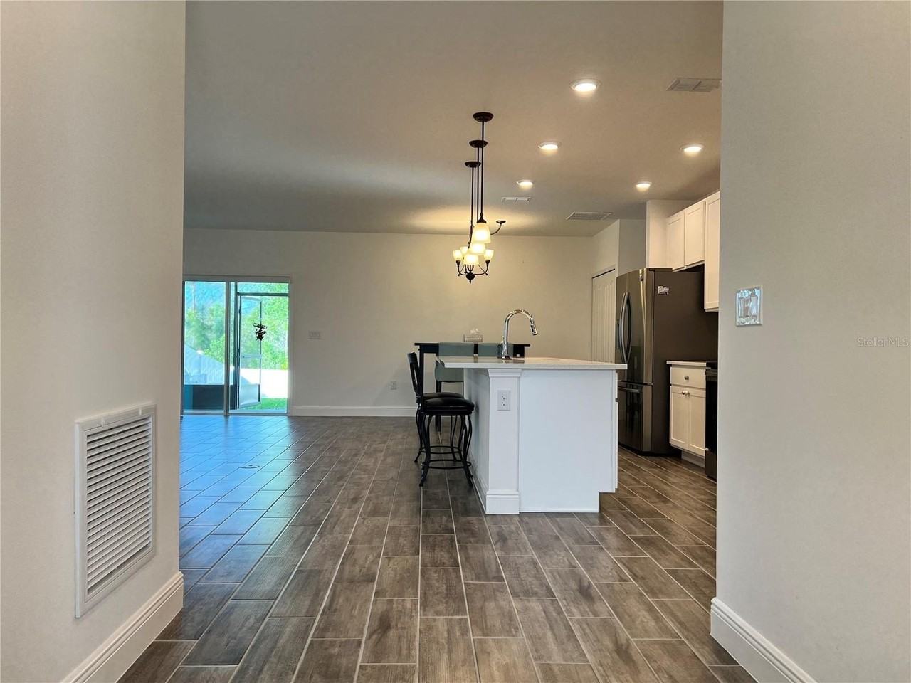 301 Jackson Loop - Photo 4 of 22