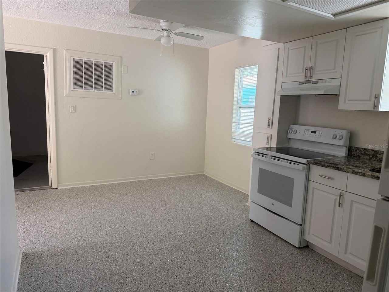 817 Margo St - Photo 2 of 14
