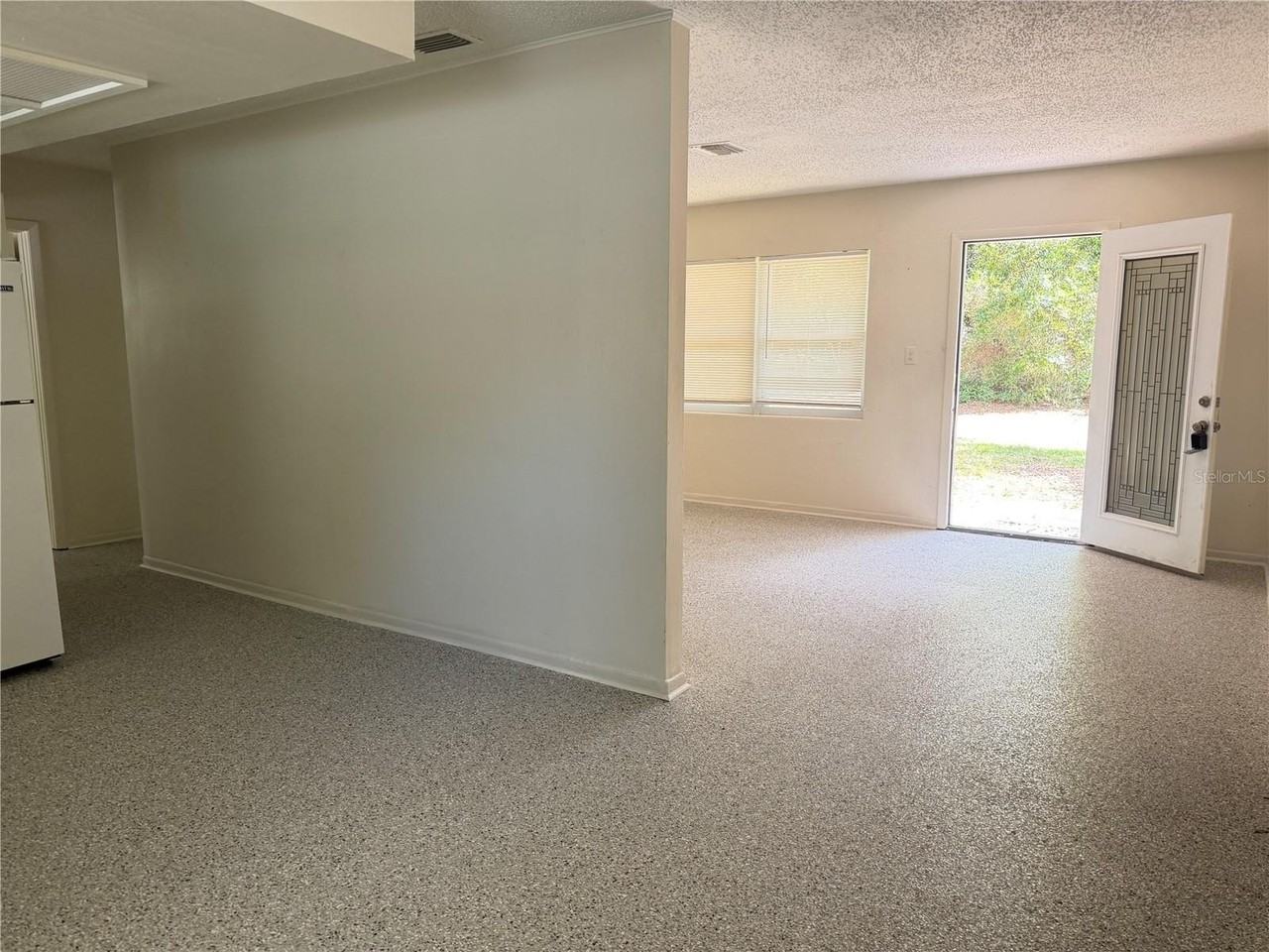 817 Margo St - Photo 4 of 14