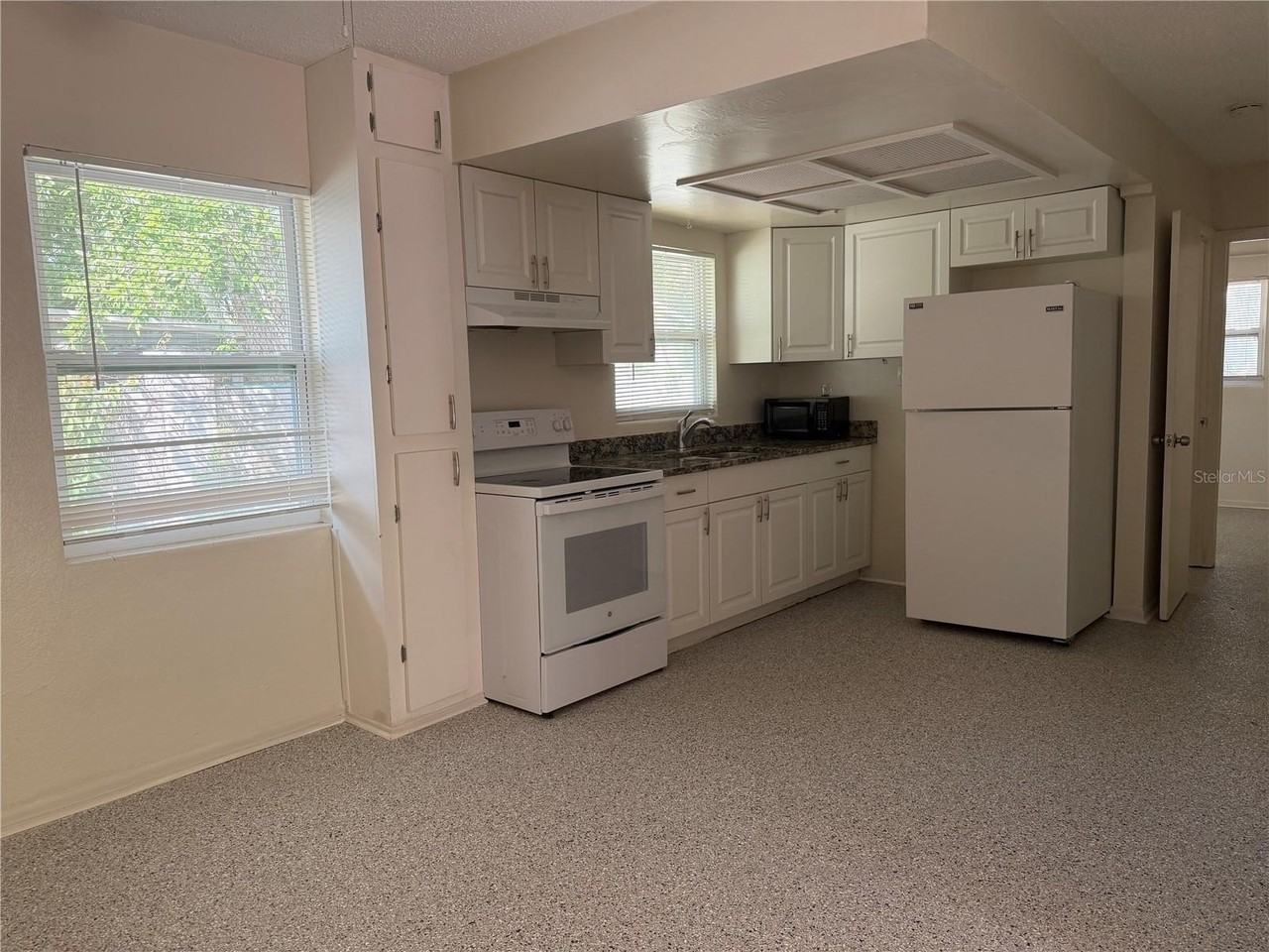 817 Margo St - Photo 6 of 14