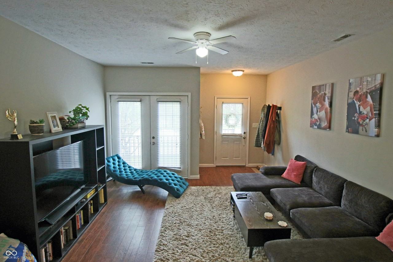 6593 Reserve Dr - Photo 3 of 15