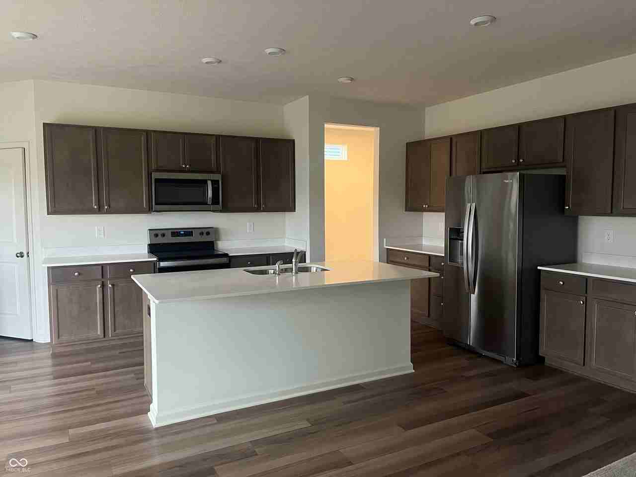 3340 Preakness St - Photo 6 of 28