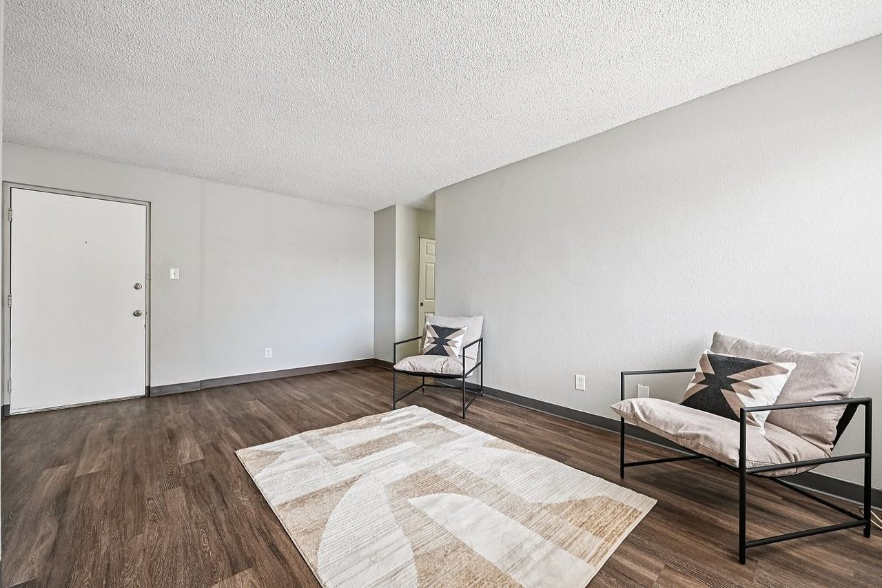 Saint Clair Apartments - Photo 4 of 42