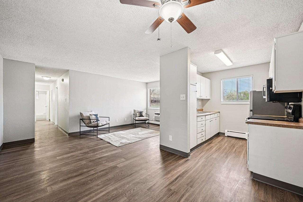 Saint Clair Apartments - Photo 5 of 42