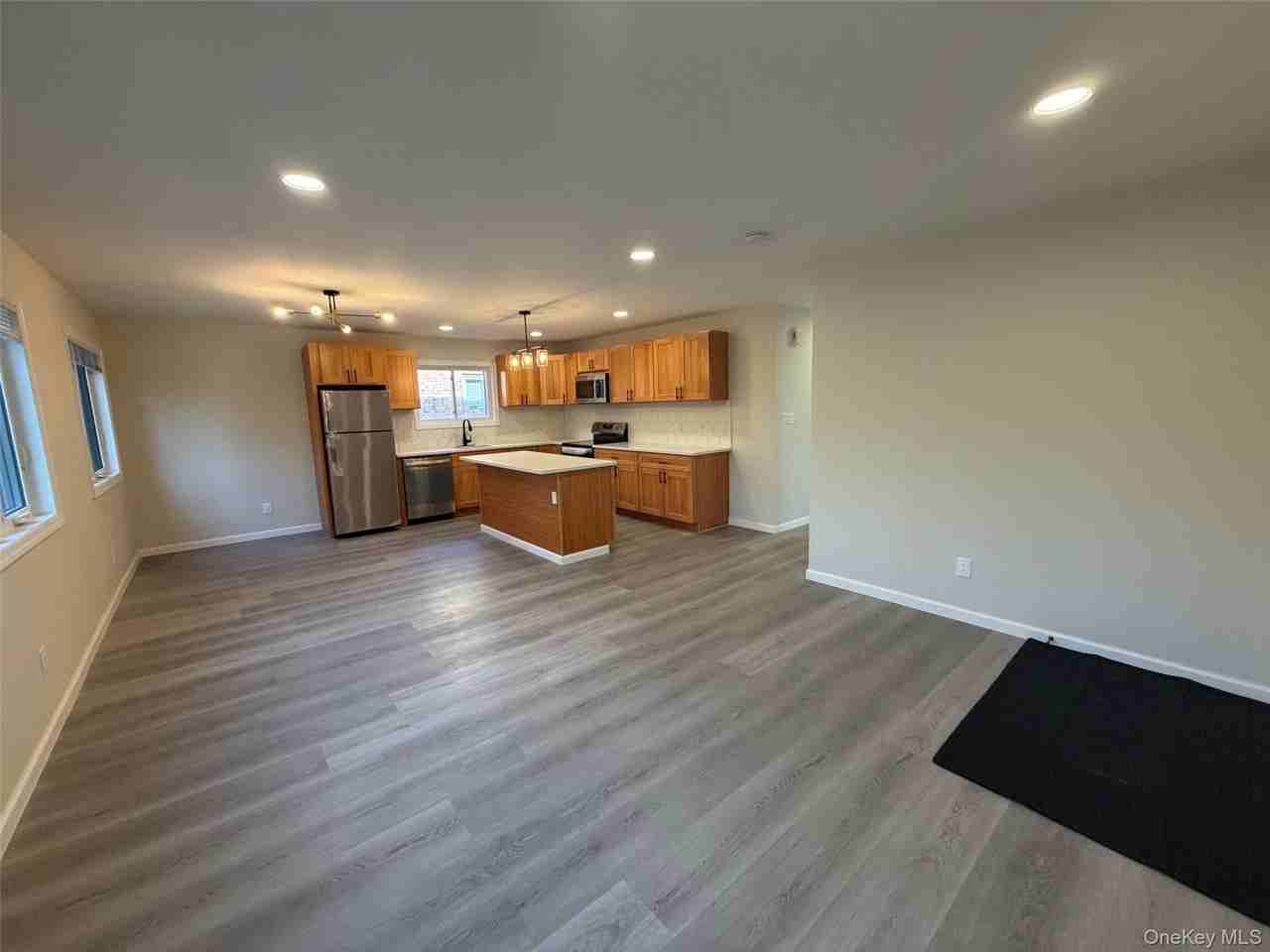 14 Cornwall Ln - Photo 3 of 13