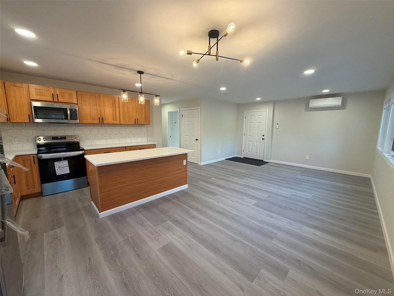 14 Cornwall Ln - Photo 5 of 13