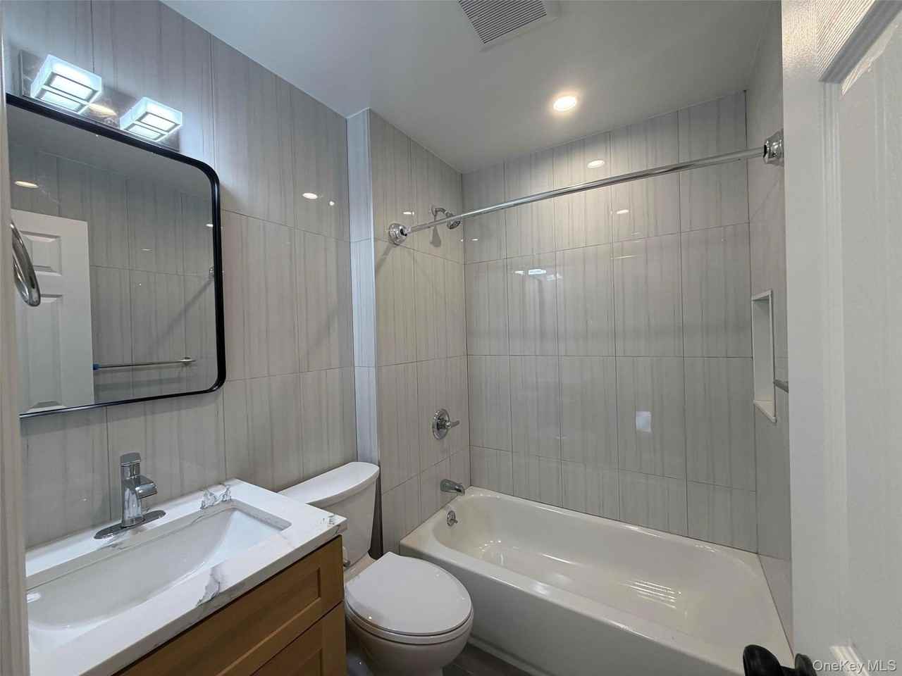 14 Cornwall Ln - Photo 7 of 13