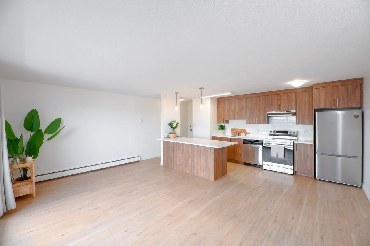 The Wellington - Photo 2 of 50