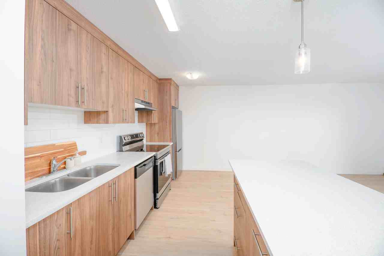 The Wellington - Photo 3 of 50