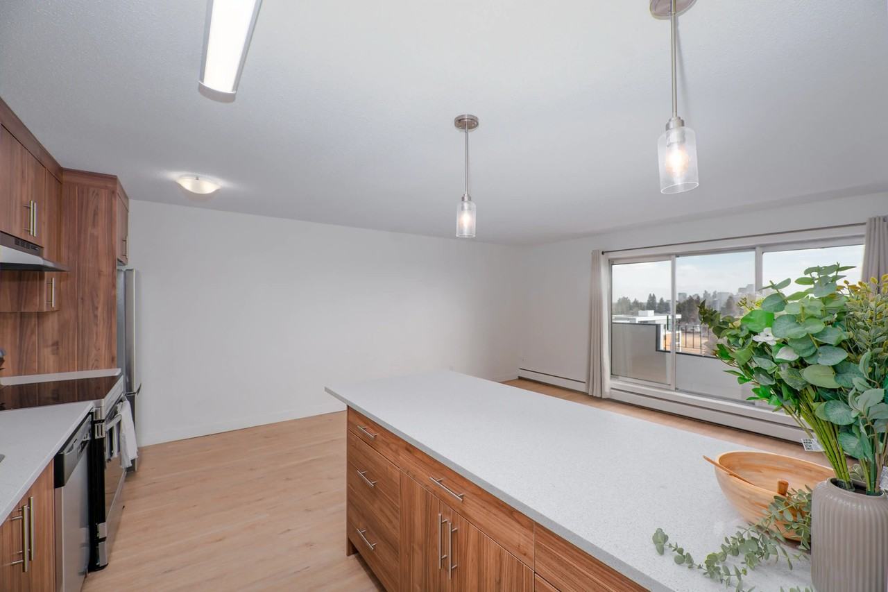 The Wellington - Photo 5 of 50