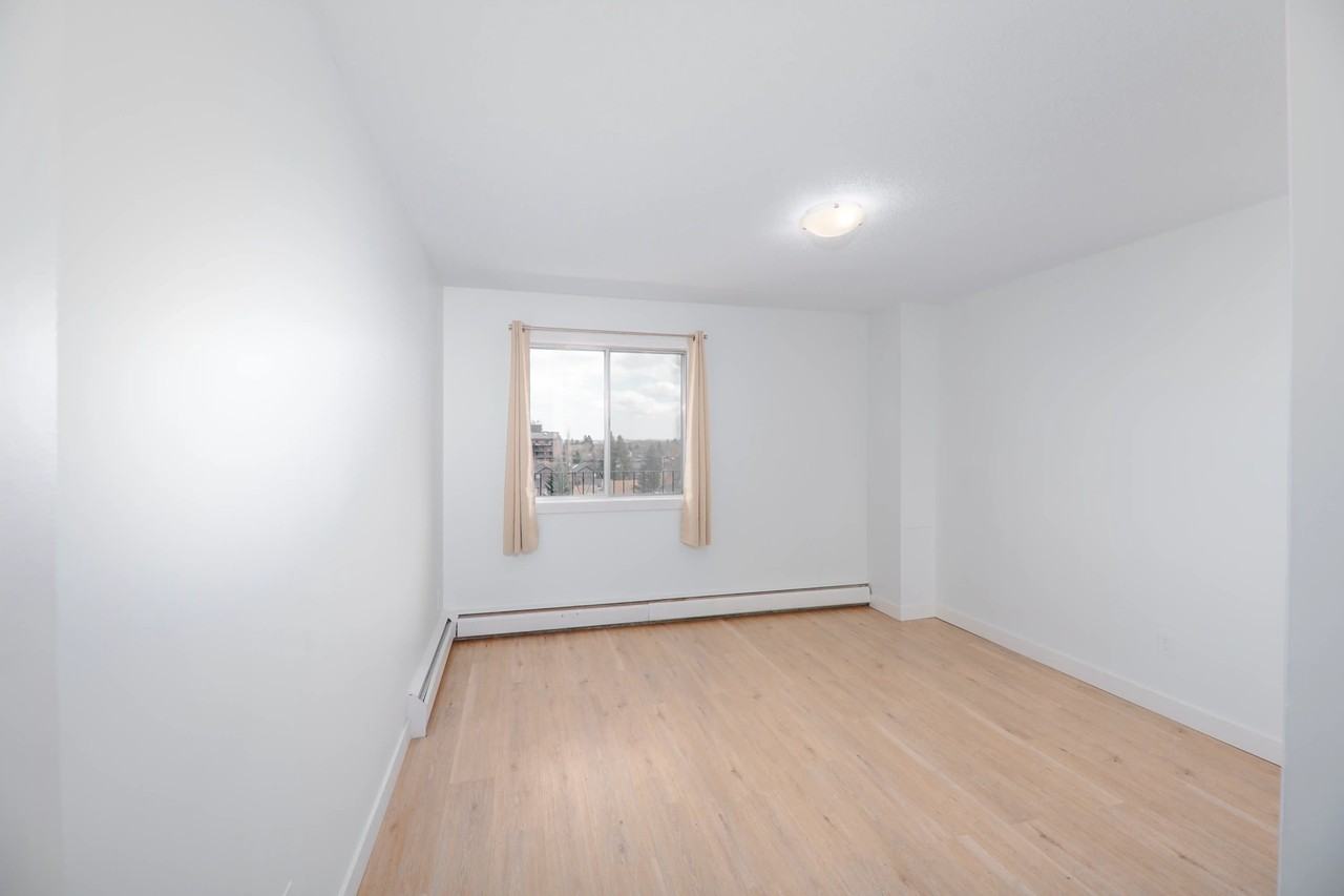 The Wellington - Photo 7 of 50