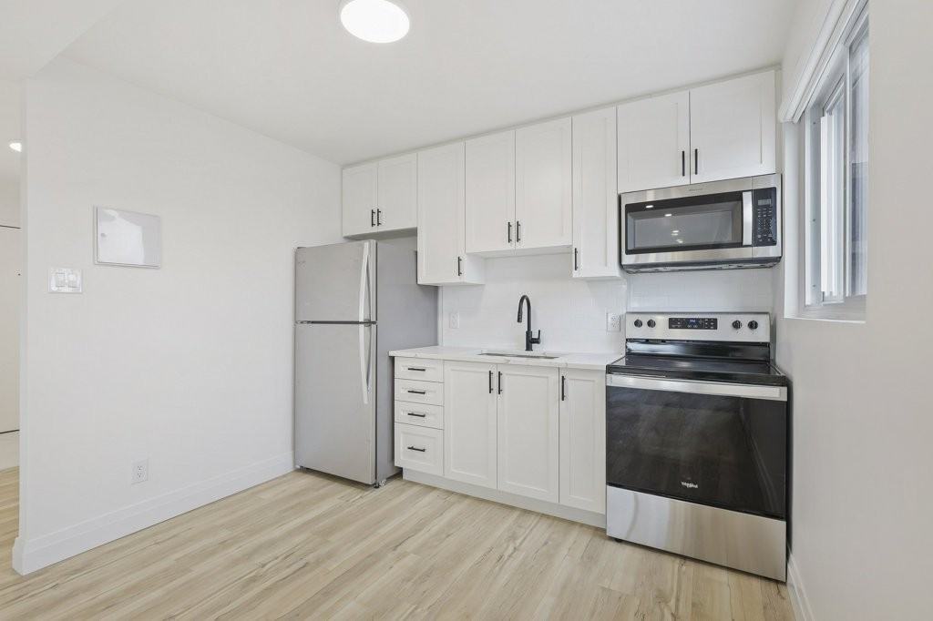 1 Hamilton Avenue North #206 - Photo 5 of 9