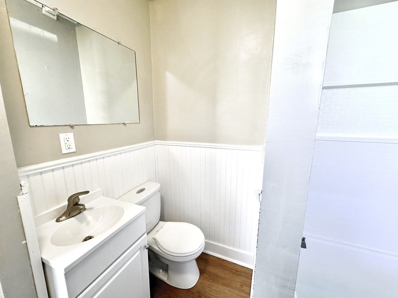 83 Green St - Photo 6 of 8