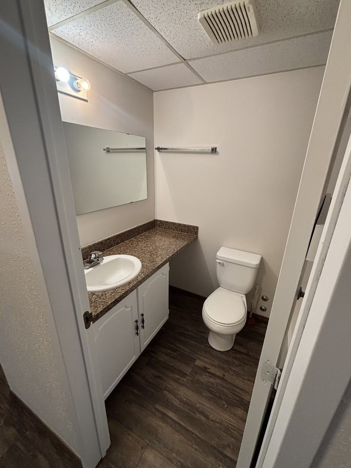 Charmarine East & West - Photo 6 of 9