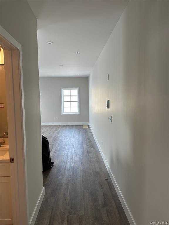 90 Greenwich Ave #201 - Photo 6 of 8