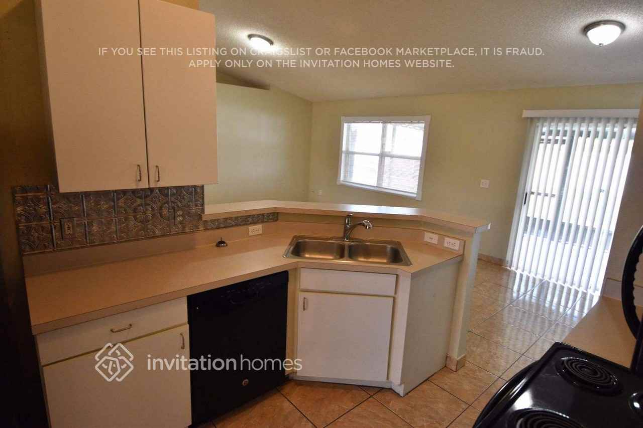 1332 Banbridge Dr - Photo 7 of 16