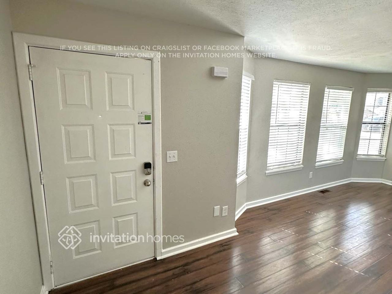 4744 S Salida St - Photo 3 of 13