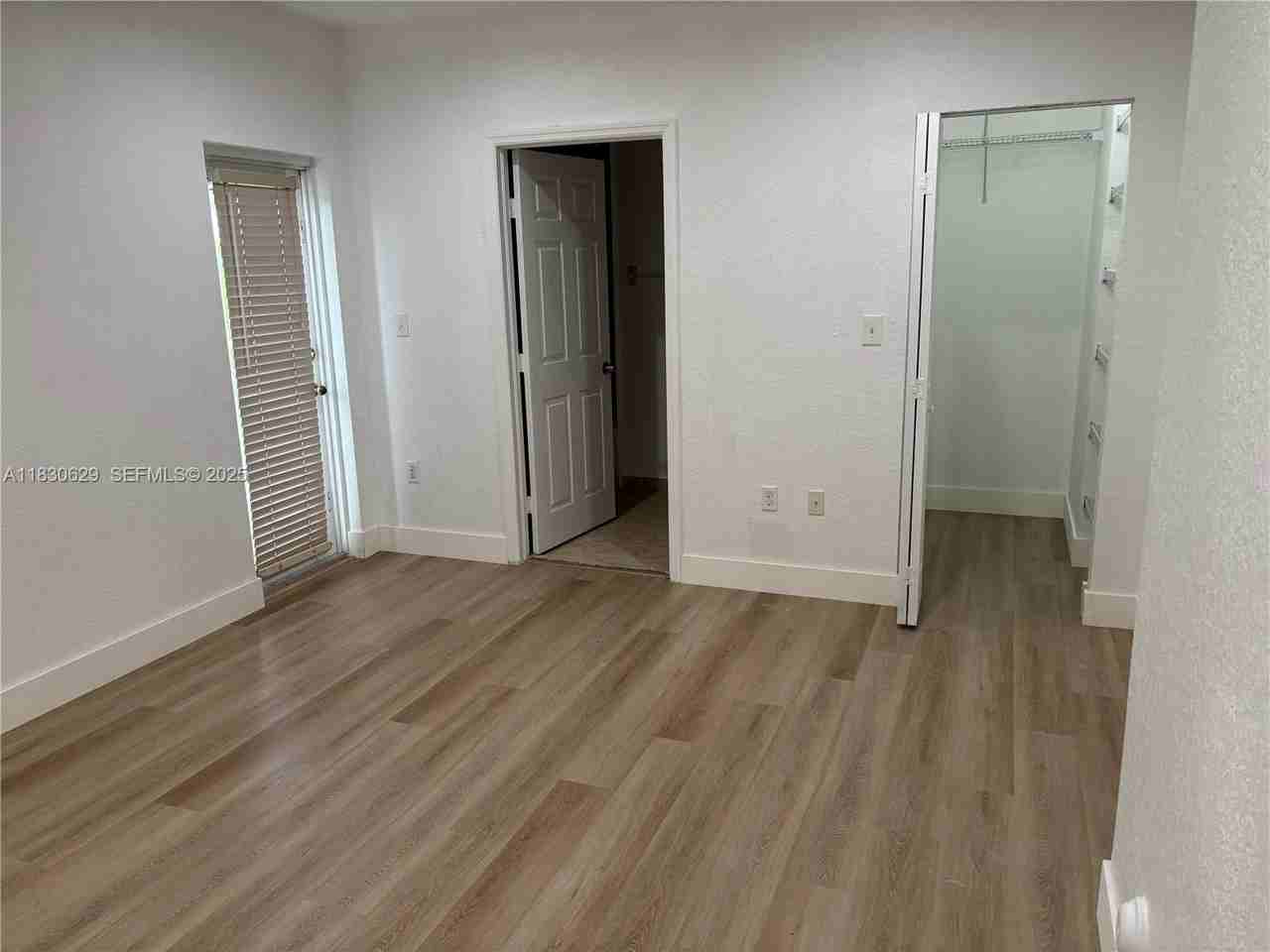 1360 West 30th Street #1360 - Photo 5 of 8