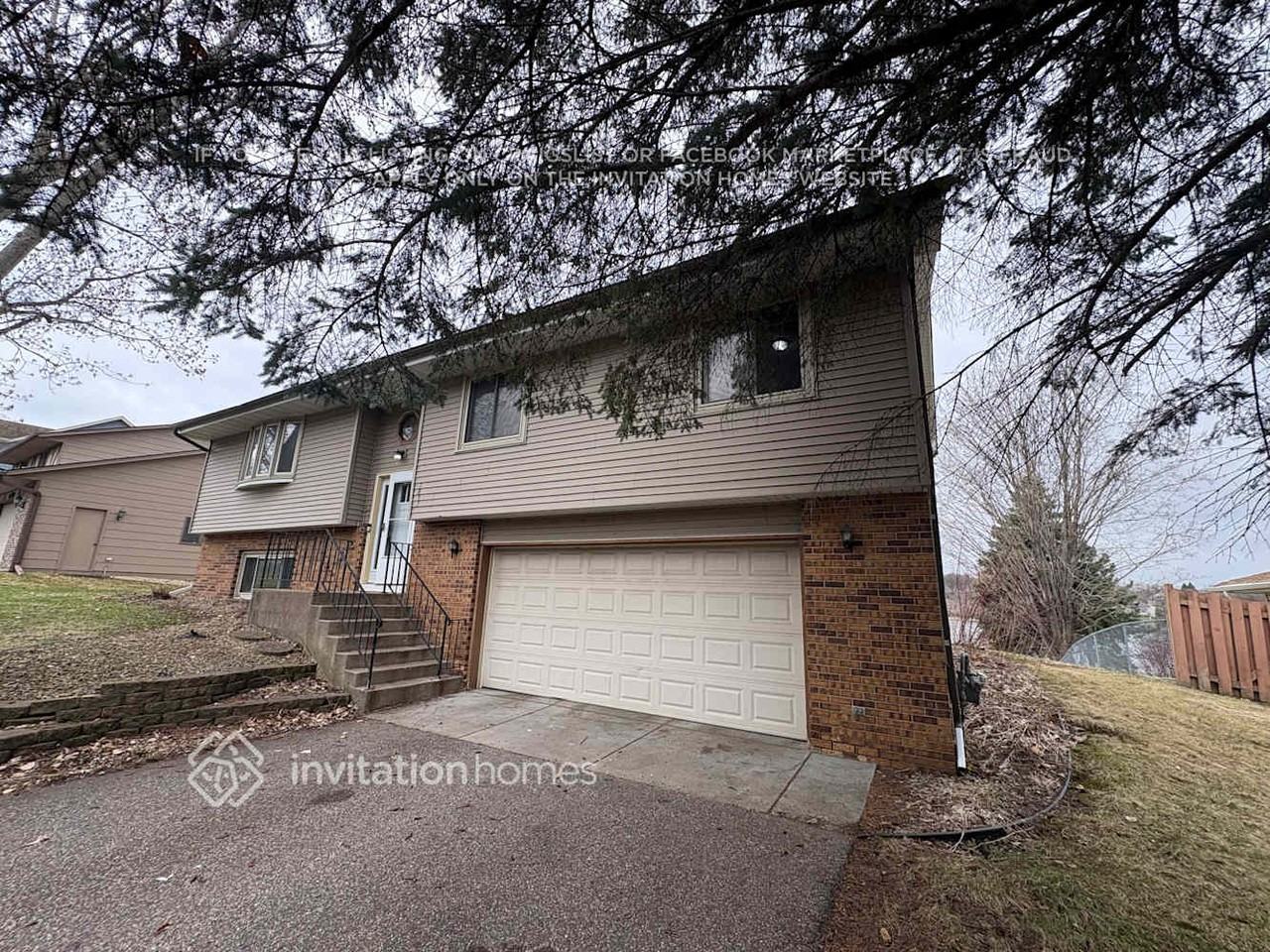 7897 Kingsview Ln N - Photo 2 of 21