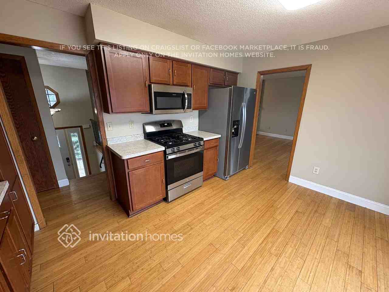 7897 Kingsview Ln N - Photo 7 of 21