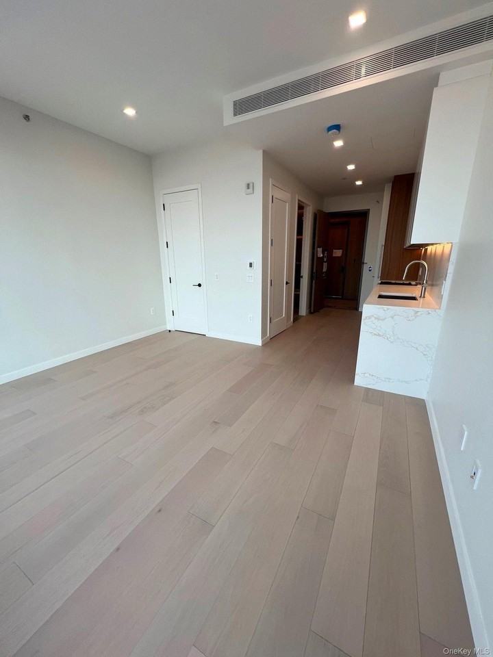 3532 Leavitt St #11M - Photo 4 of 12