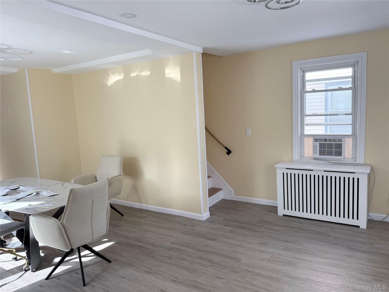 363 Hewlett Pkwy - Photo 4 of 12