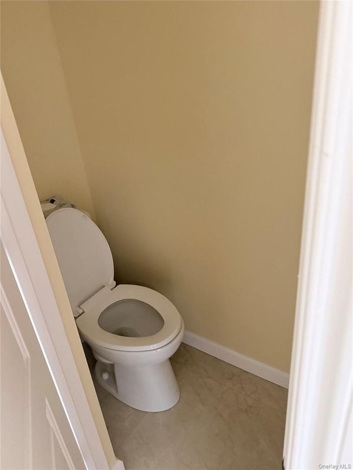 363 Hewlett Pkwy - Photo 7 of 12