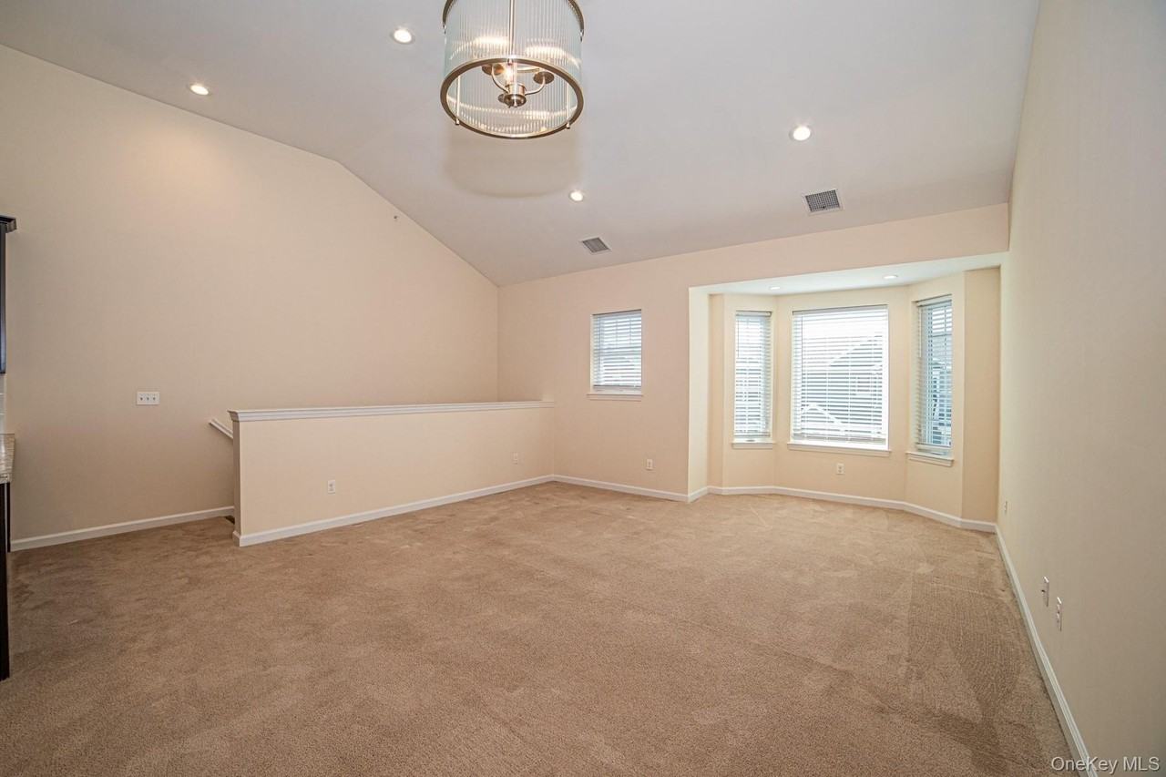 24 Robert Court Street - Photo 3 of 19