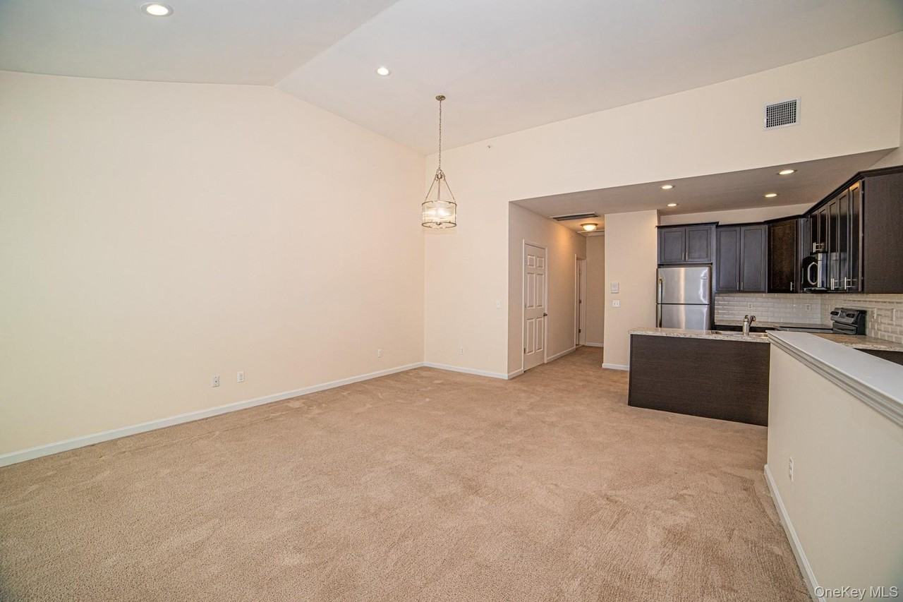 24 Robert Court Street - Photo 5 of 19