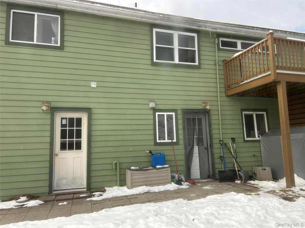 100 Richardson Ave - Photo 2 of 19