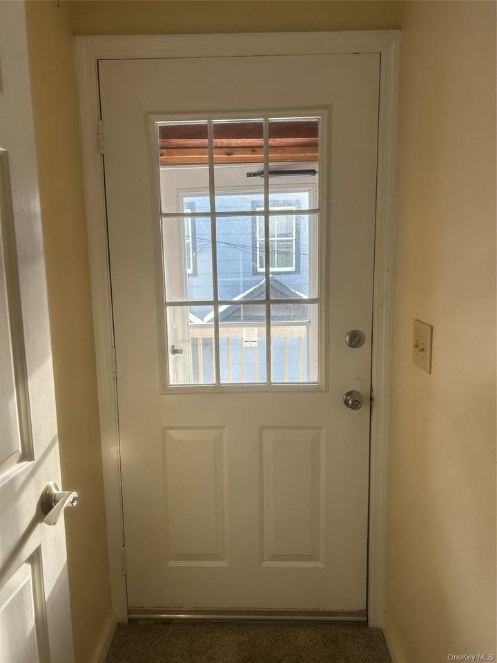 100 Richardson Ave - Photo 5 of 19