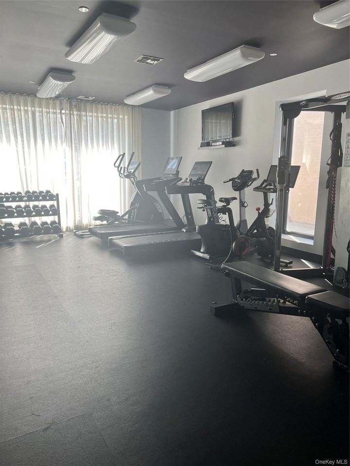 1125 45th Ave #5C - Photo 5 of 10