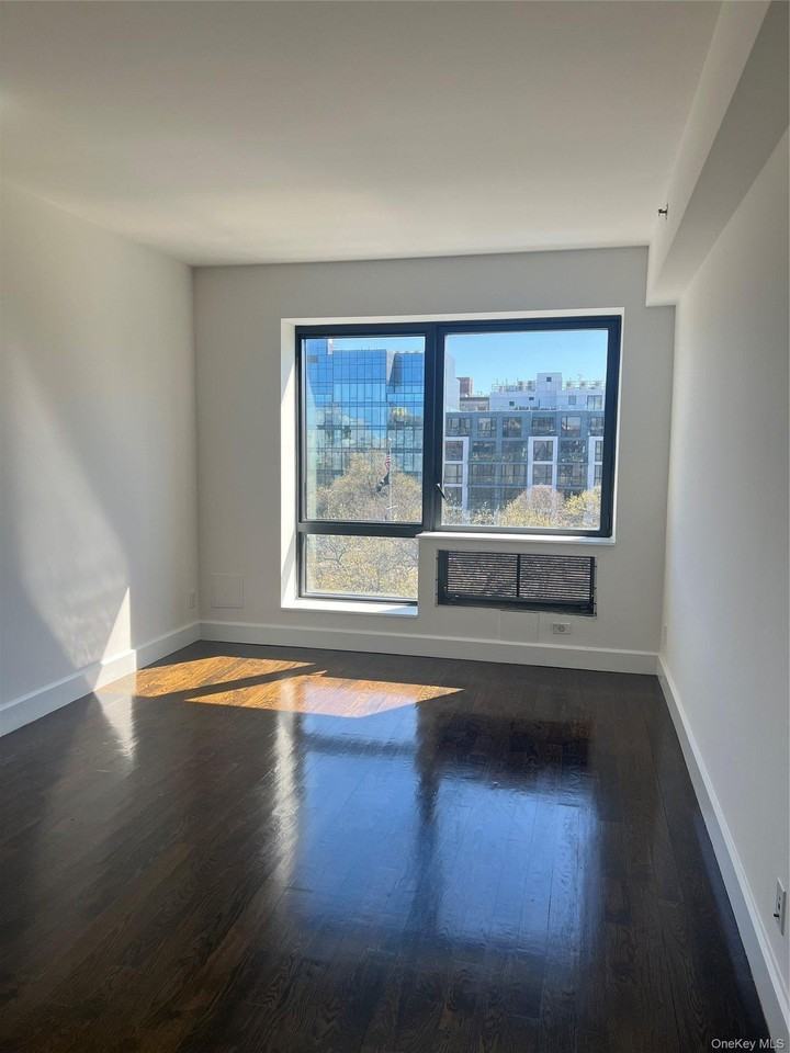 1125 45th Ave #5C - Photo 6 of 10