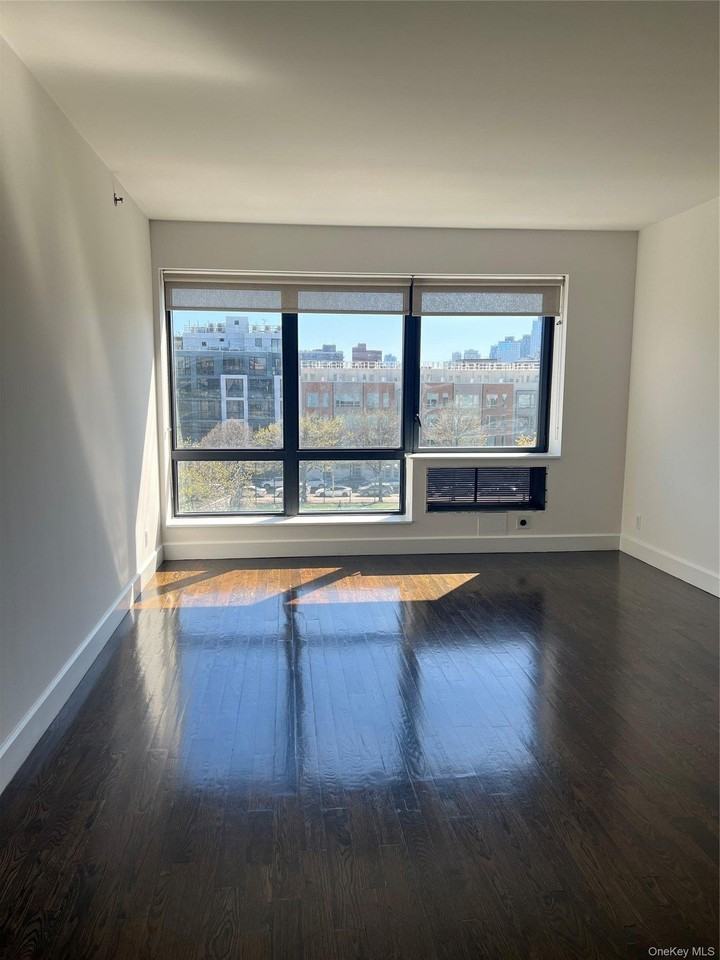 1125 45th Ave #5C - Photo 7 of 10