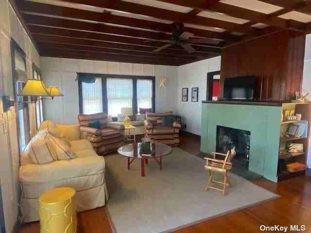 102 Marine Walk - Photo 2 of 13