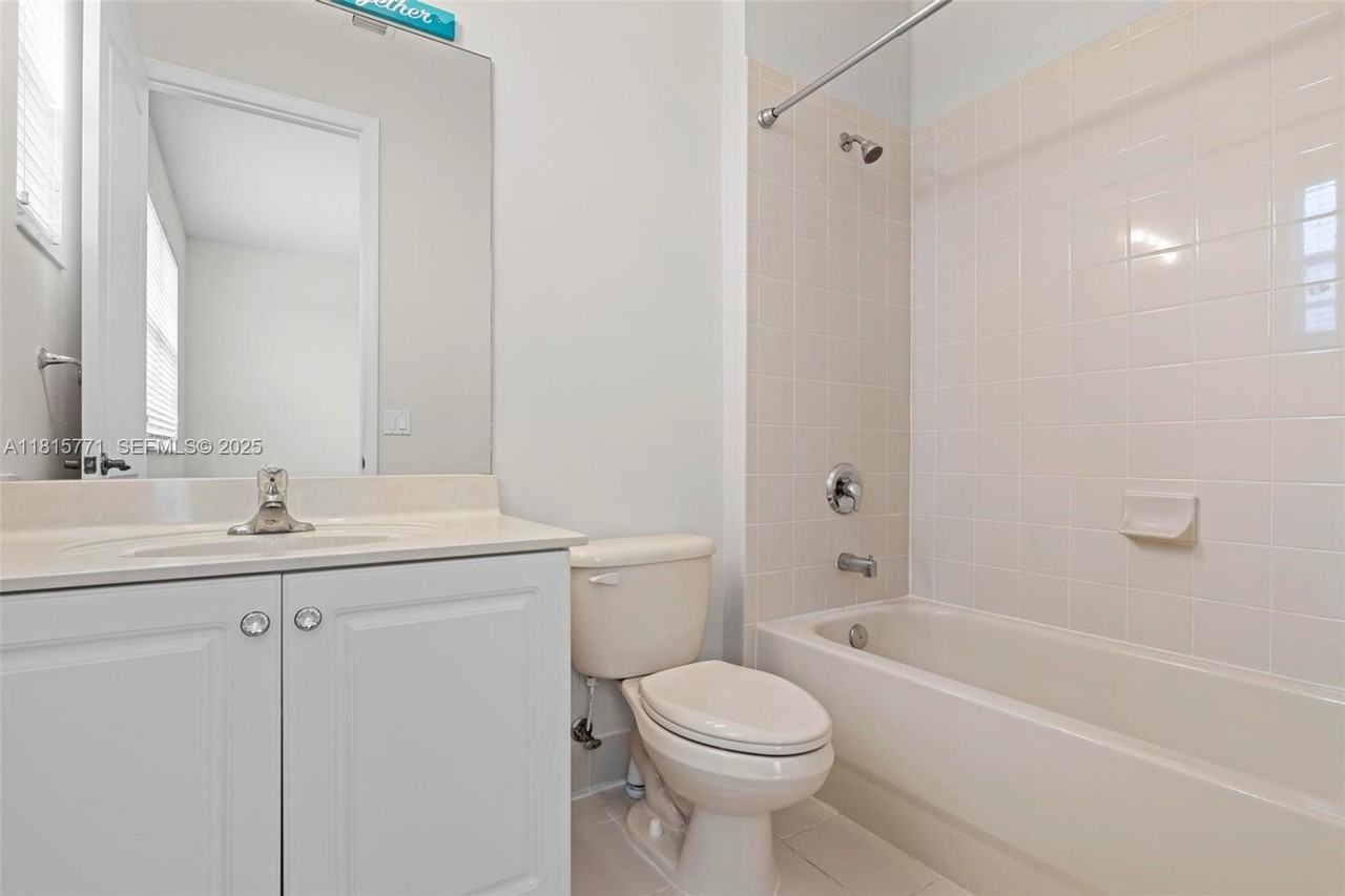 419 Southwest 147th Terrace #108 - Photo 6 of 25