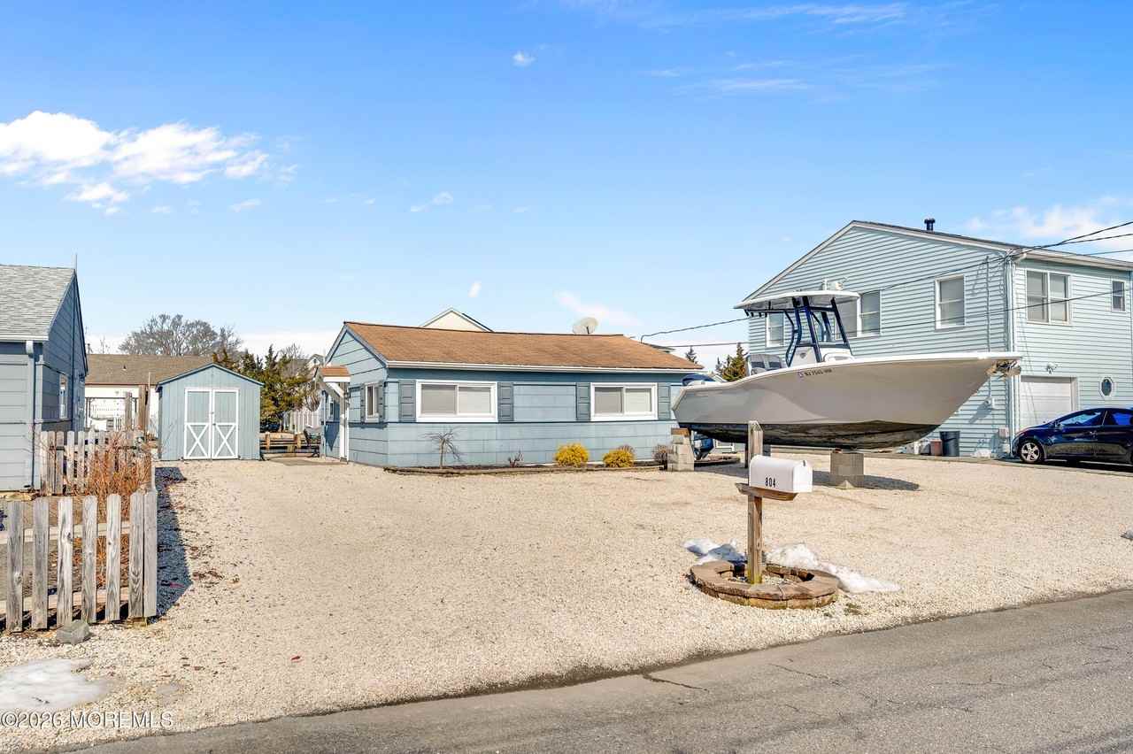 804 Harbor Rd - Photo 3 of 28