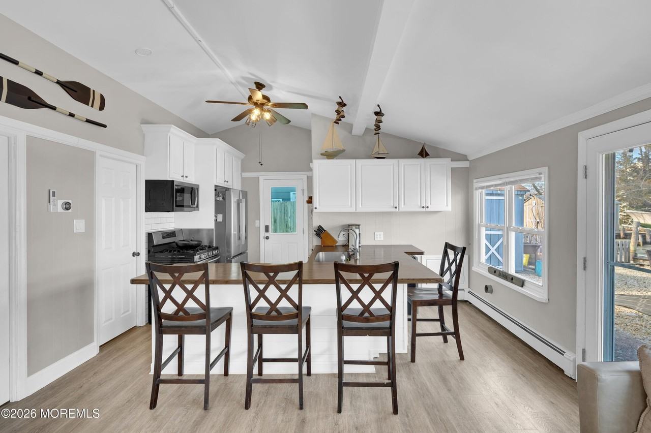 804 Harbor Rd - Photo 5 of 28