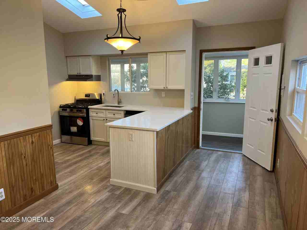 49 Maple St - Photo 5 of 15