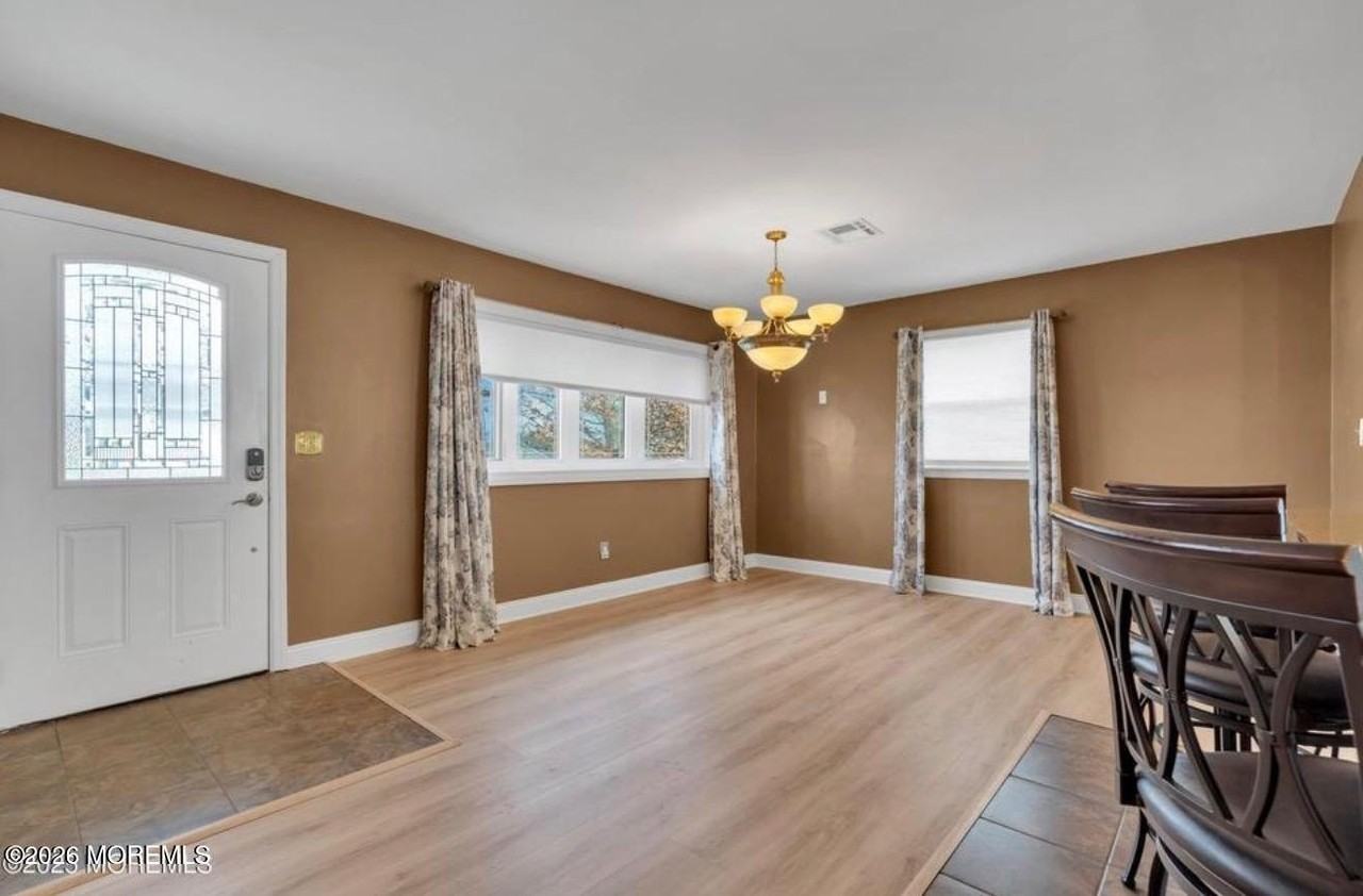 2317 South St - Photo 3 of 18