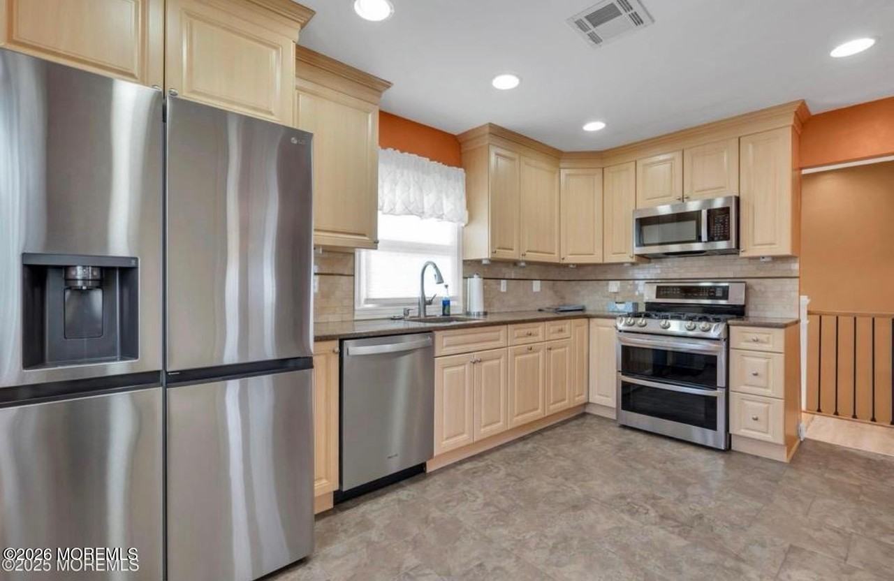 2317 South St - Photo 5 of 18