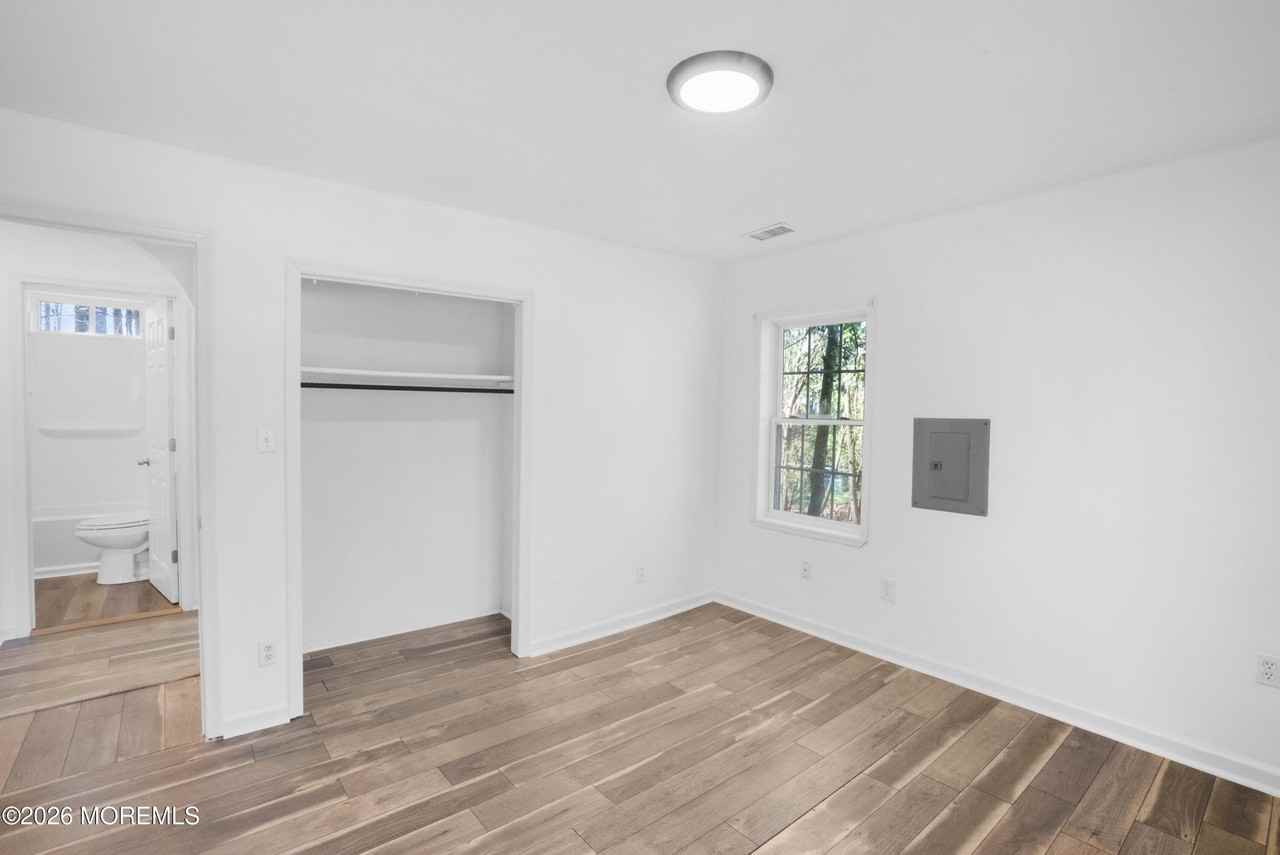 28 Oak Ln - Photo 4 of 15