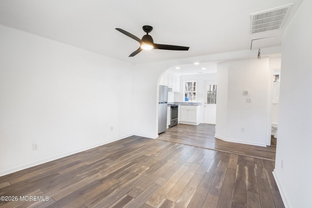 28 Oak Ln - Photo 6 of 15