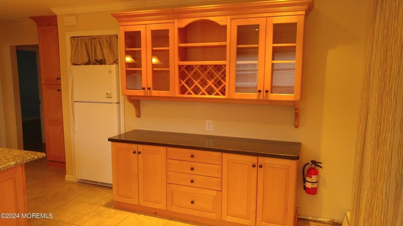 48 Rodhos St - Photo 3 of 11